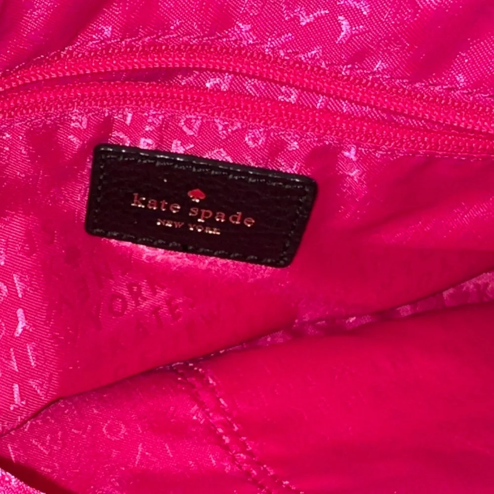 Kate Spade Black NWOT Quilted Leather Bag with Gold Turnlock and Pink